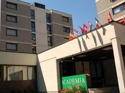 Academia Hotell 2*